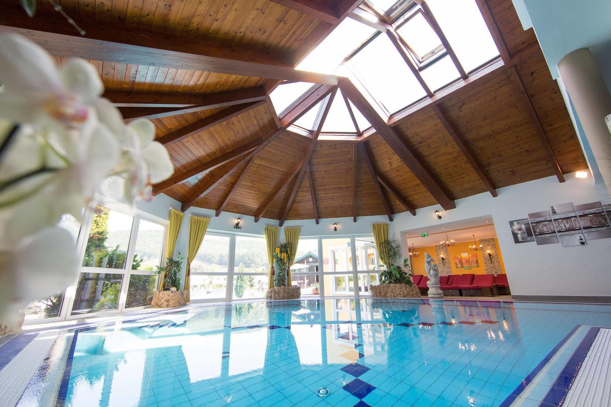 Schloessl Hotel Kindl (Adults Only) Bad Gleichenberg Bagian luar foto